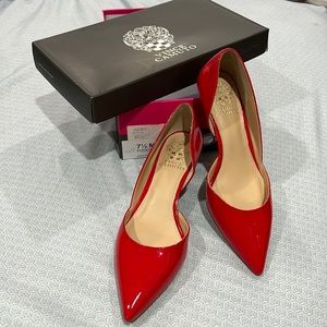 NWT Red Vince Camuto Jordyna Pump in size 7.5